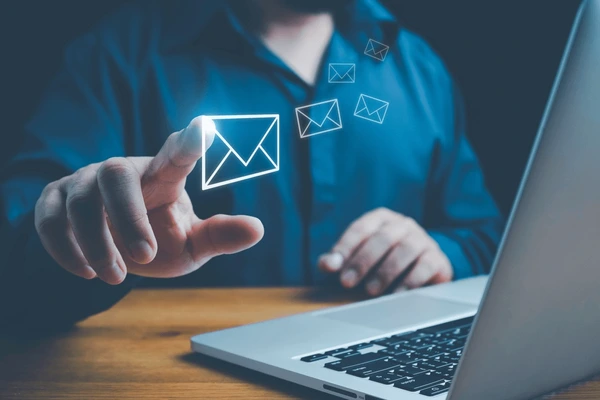 Correos Corporativos